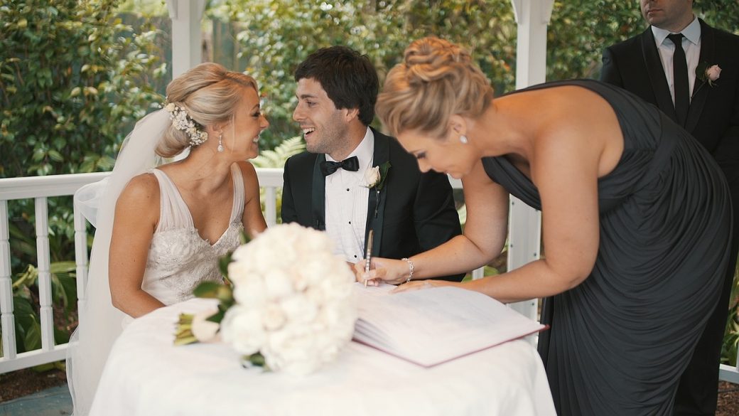 The Massive Benefits of Hiring a Wedding Celebrant for Your Special Day