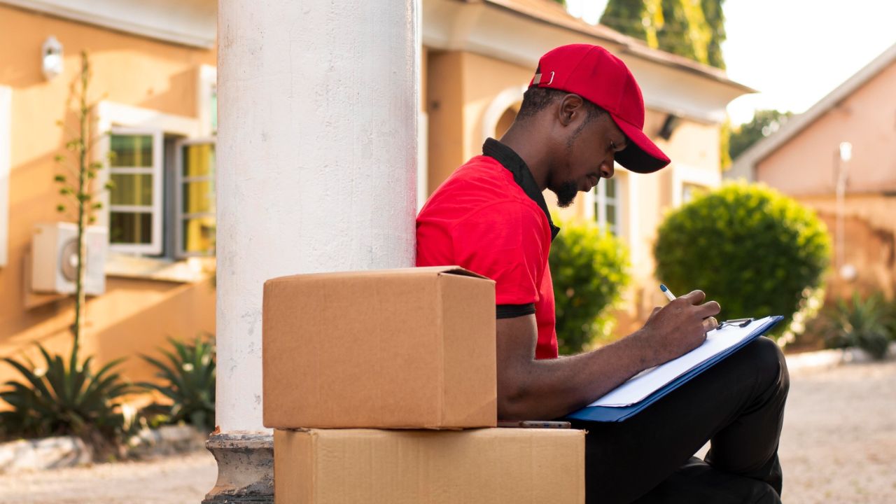 Top 6 Traits of Professional and Experienced Couriers